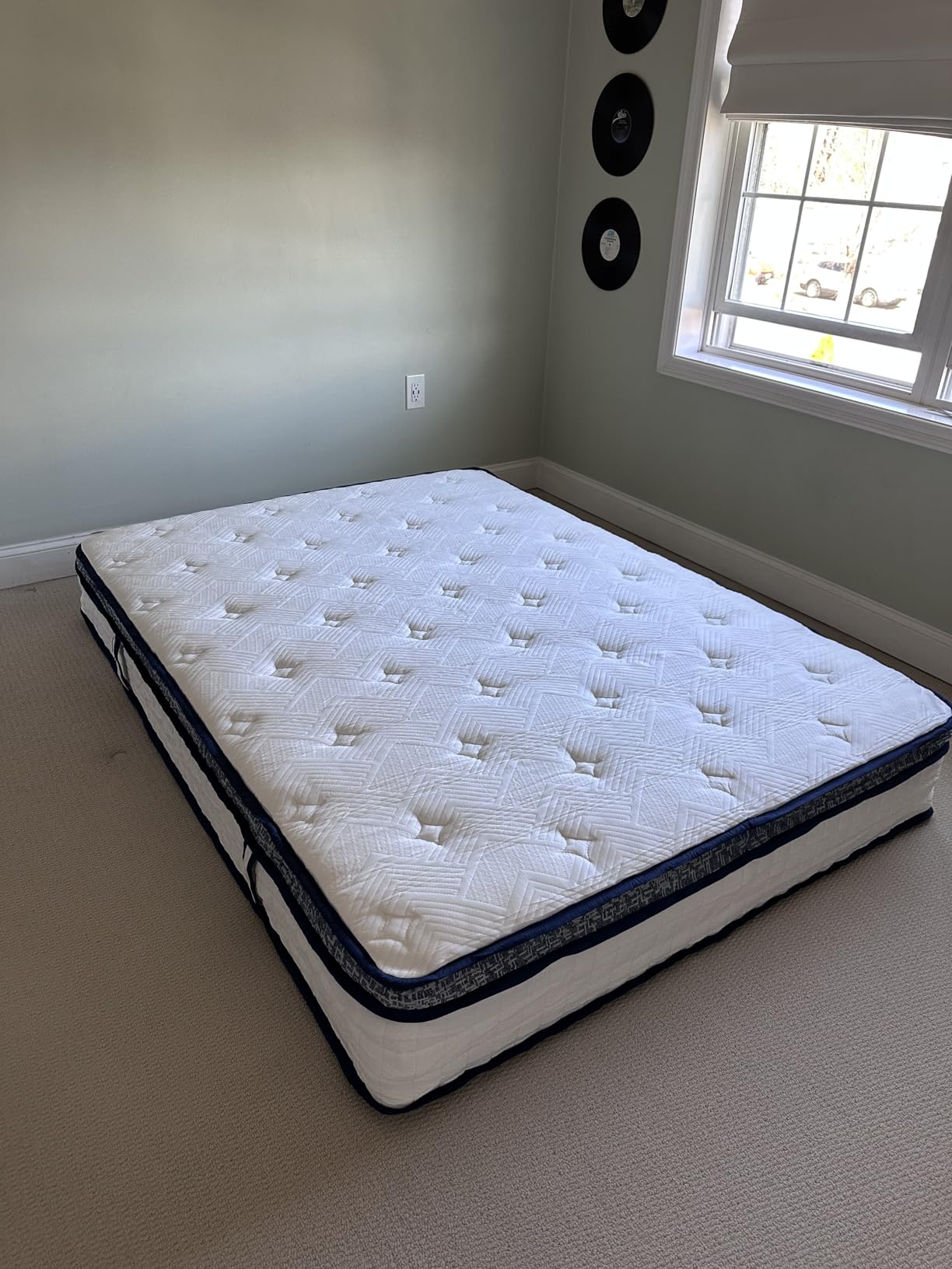 Queen Mattress, 10 Inch Hybrid with Memory Foam, Cooling Gel, Medium Firm customer photo 1