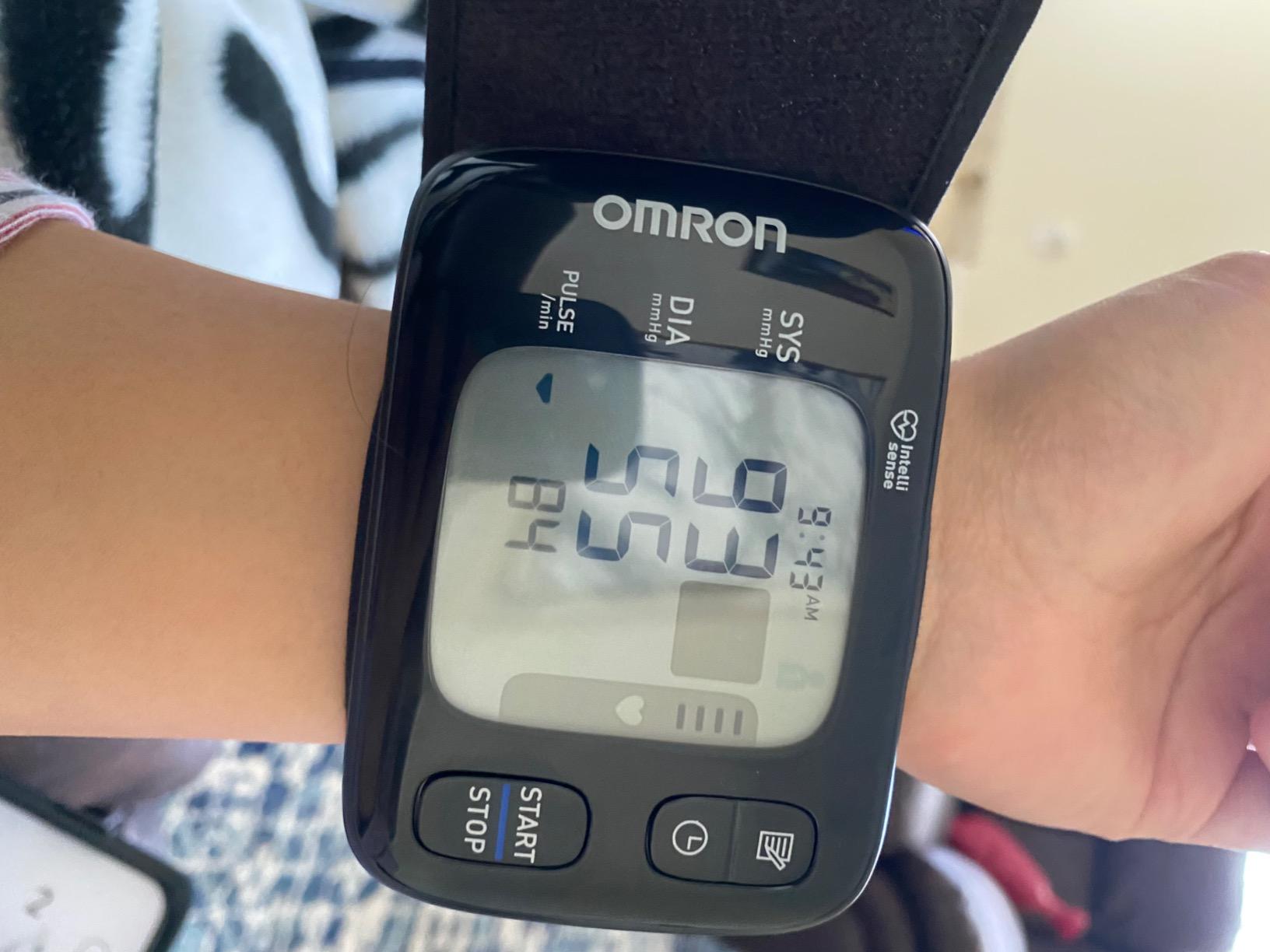 OMRON 7 Series Wireless Wrist Blood Pressure Monitor for Home Use - #1 Doctor & Pharmacist Recommended Brand - Clinically Validated - Connect App customer photo 2