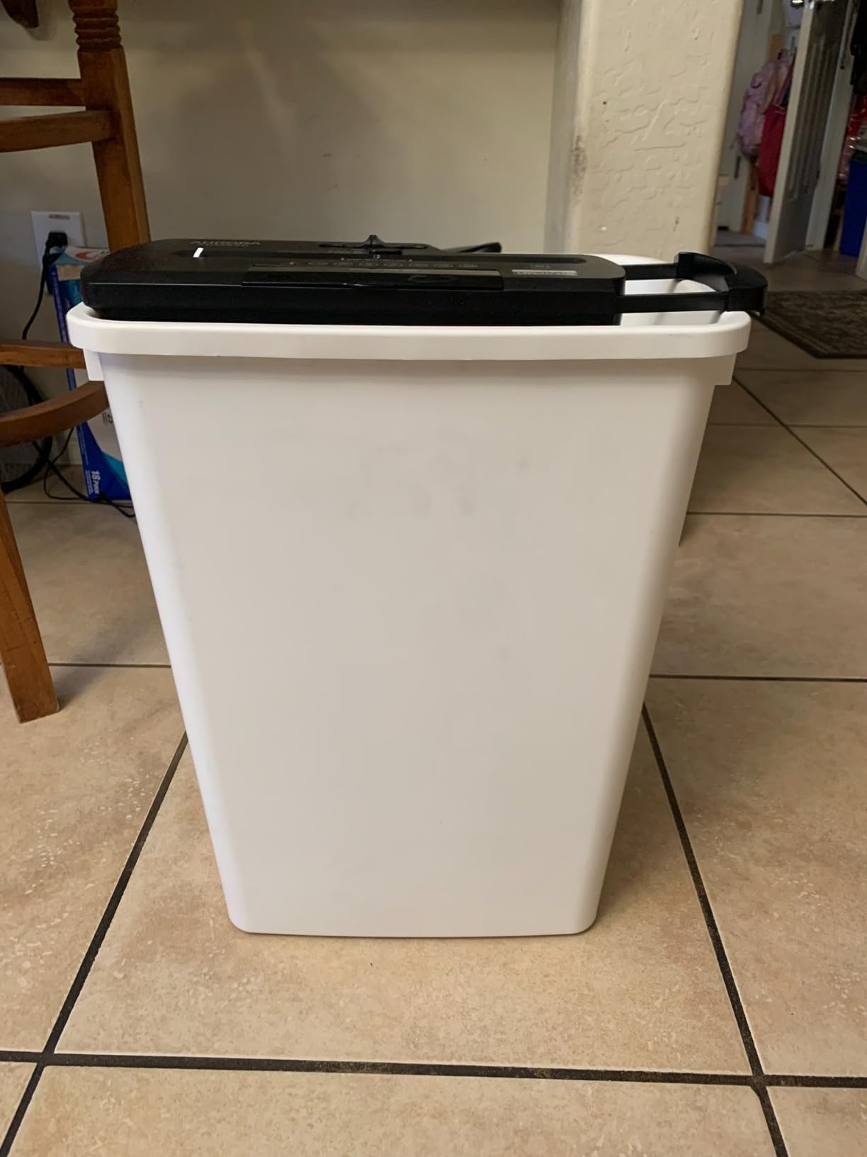 Aurora AU800SD Professional Strip Cut Paper Shredder/CD/Credit Card Shredder Without Wastebasket, 8-Sheet Strip-Cut No Basket, Black customer photo 1