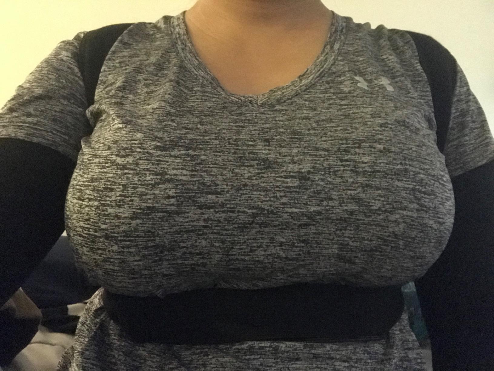Posture Corrector for Men and Women, Bodywellness Fix Upper Back Brace for Clavicle Support, Adjustable Back Straightener and Providing Pain Relief from Neck, Back & Shoulder Under Clothes (Regular) customer photo 1