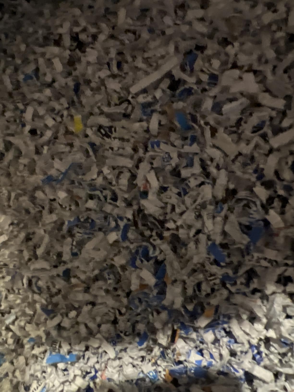 WOLVERINE SD9113 P4 Cross Cut Paper Shredder, Quiet,18 Sheet, 60 Min, White customer photo 1