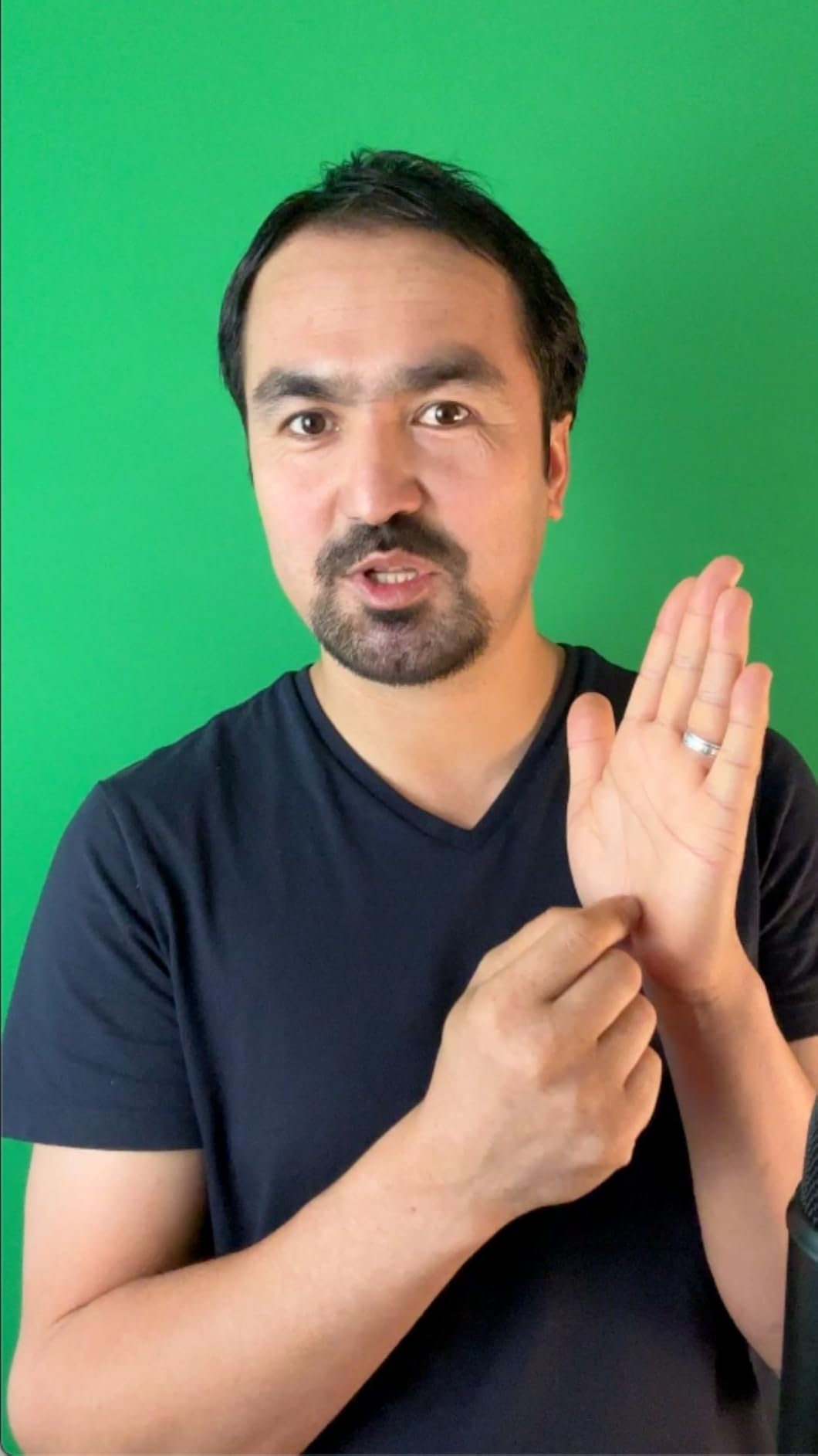 【Wider Style】 RAUBAY 78.7 x 82.7in Large Collapsible Green Screen Backdrop customer photo 1