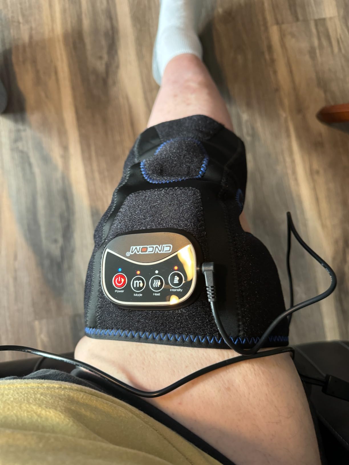 CINCOM Knee Massager with Heat and Air Compression for Pain Relief customer photo 2