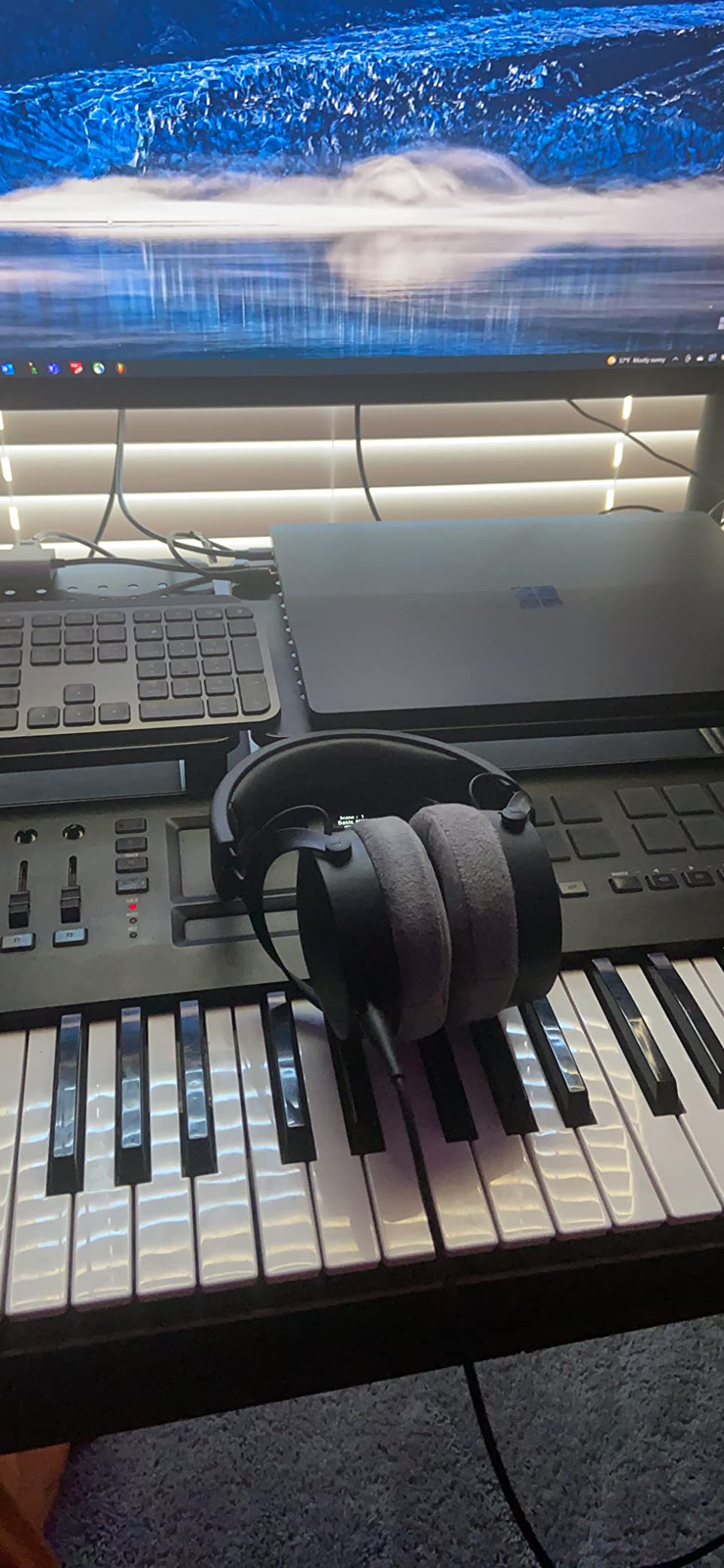 beyerdynamic DT 700 PRO X Closed-Back Studio Headphones with Stellar.45 Driver for Recording and Monitoring on All Playback Devices customer photo 1