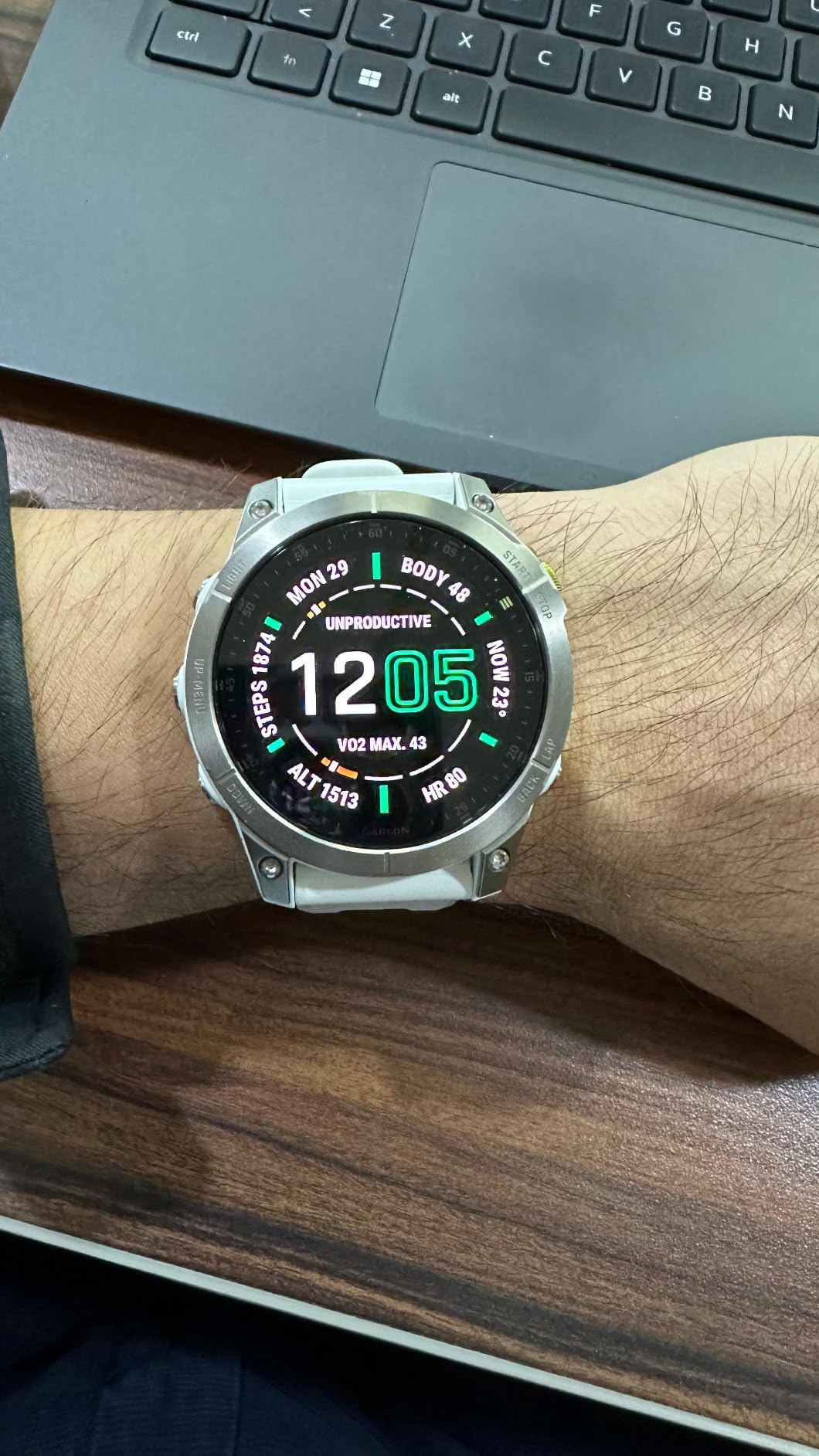 Garmin epix Gen 2, Premium Active smartwatch, Health and Wellness Features, Touchscreen AMOLED Display, Adventure Watch with Advanced Features, White Titanium customer photo 2