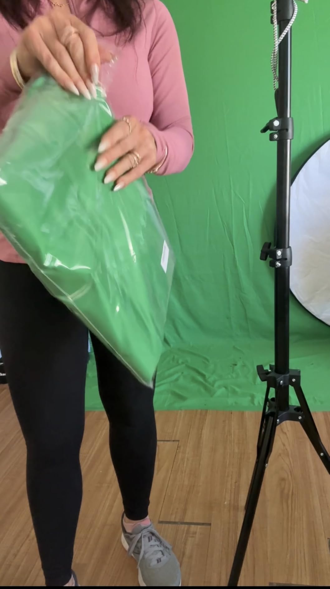 JINSUI Green Screen Backdrop 10x10 ft, Chromakey Background Fabric customer photo 2