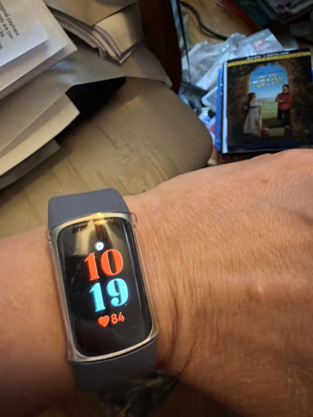 Google Fitbit Charge 6 - Fitness Tracker - Porcelain/Silver customer photo 1