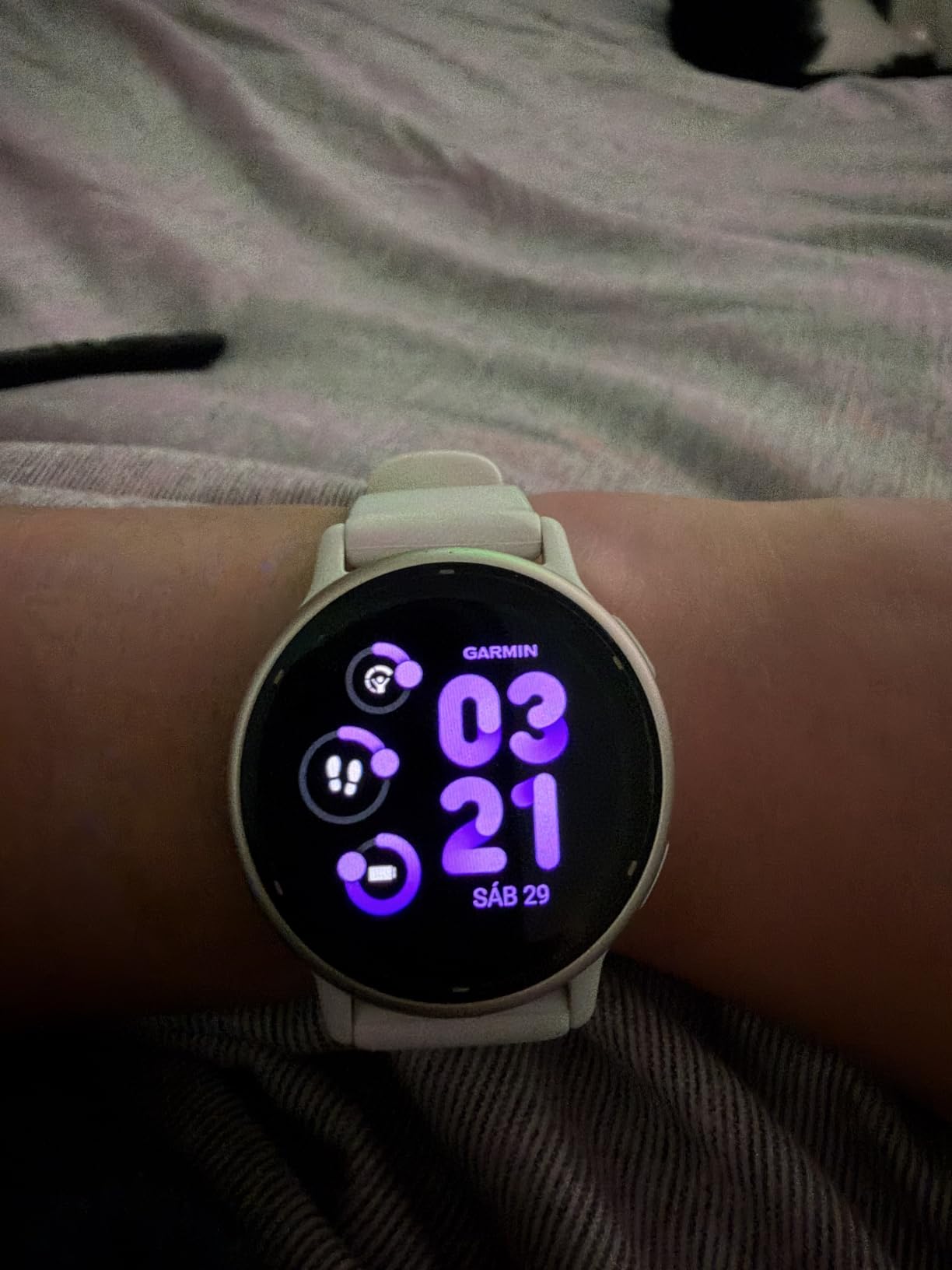 Garmin vívoactive® 5, Health & Fitness GPS Smartwatch, 42mm, Ivory customer photo 2