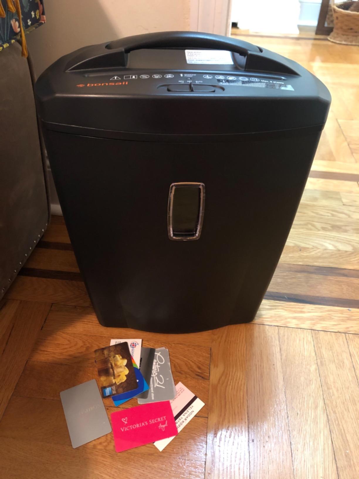 Bonsaii 15-Sheet Cross Cut Paper Shredder for Home Office Heavy Duty customer photo 1