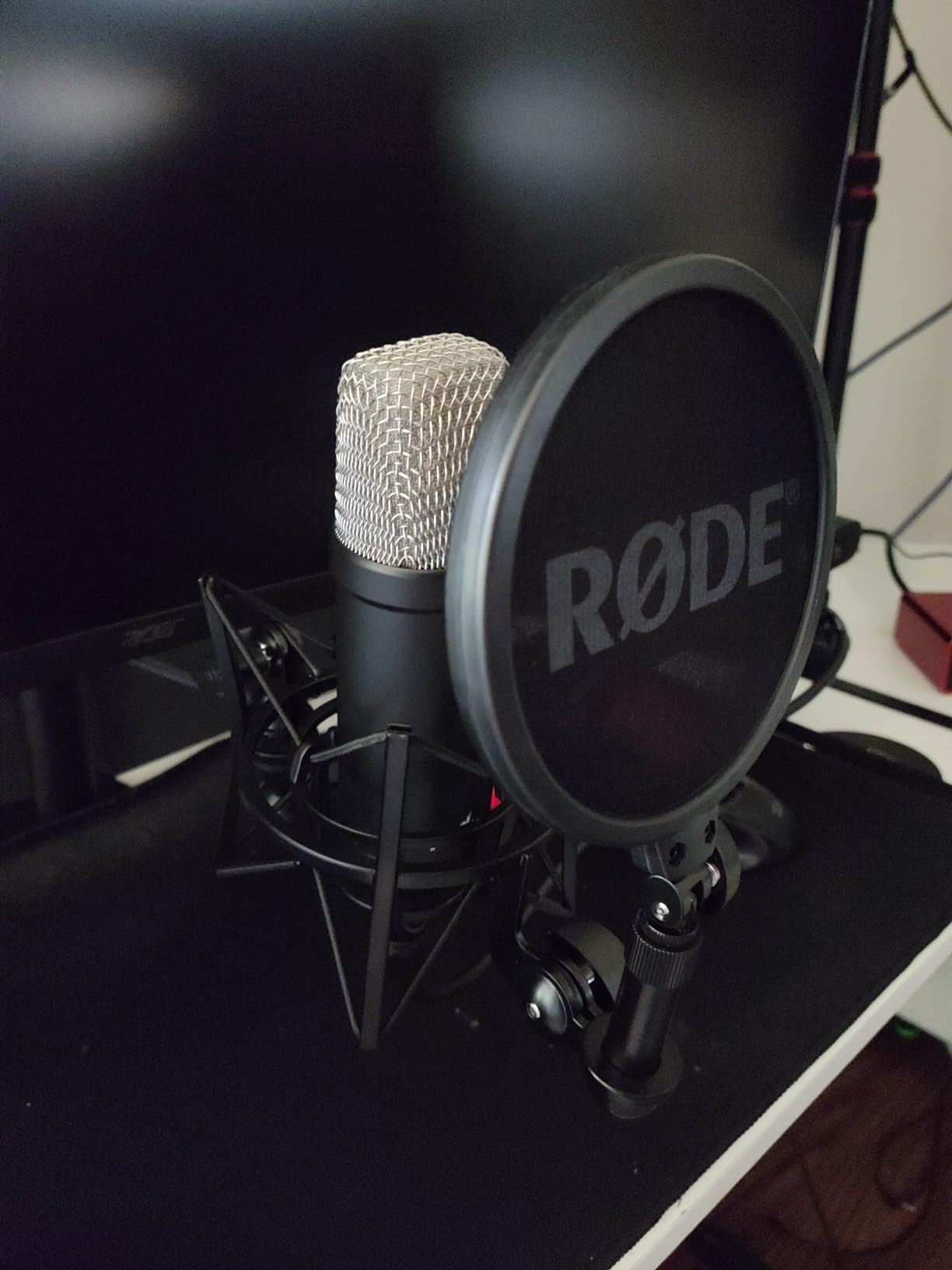 RØDE NT1 Signature Series Studio Condenser Microphone, Black customer photo 2