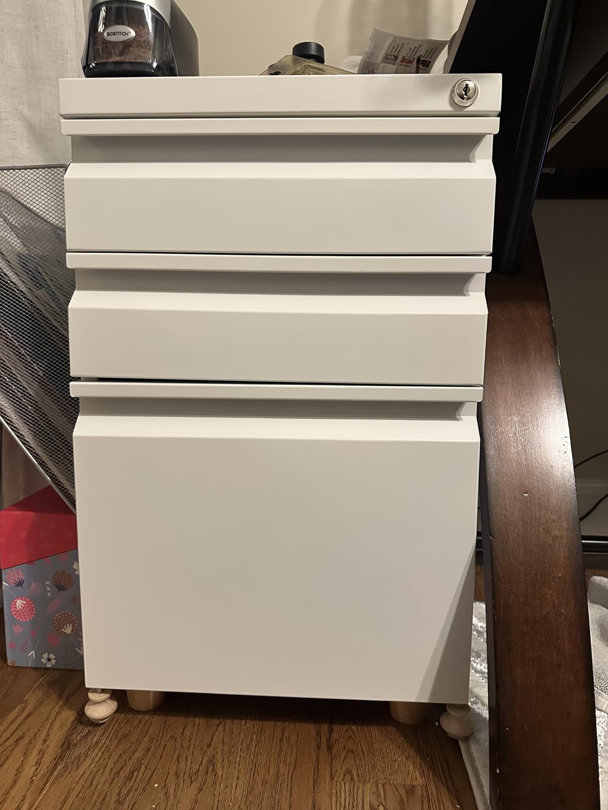 Guizeeopo 3 Drawer File Cabinet with Lock, File Cabinets for Home Office,Under Desk Cabinet, Locking File Cabinet for A4/Letter/Legal, Fully Assembled Expect Casters, Matte White customer photo 1