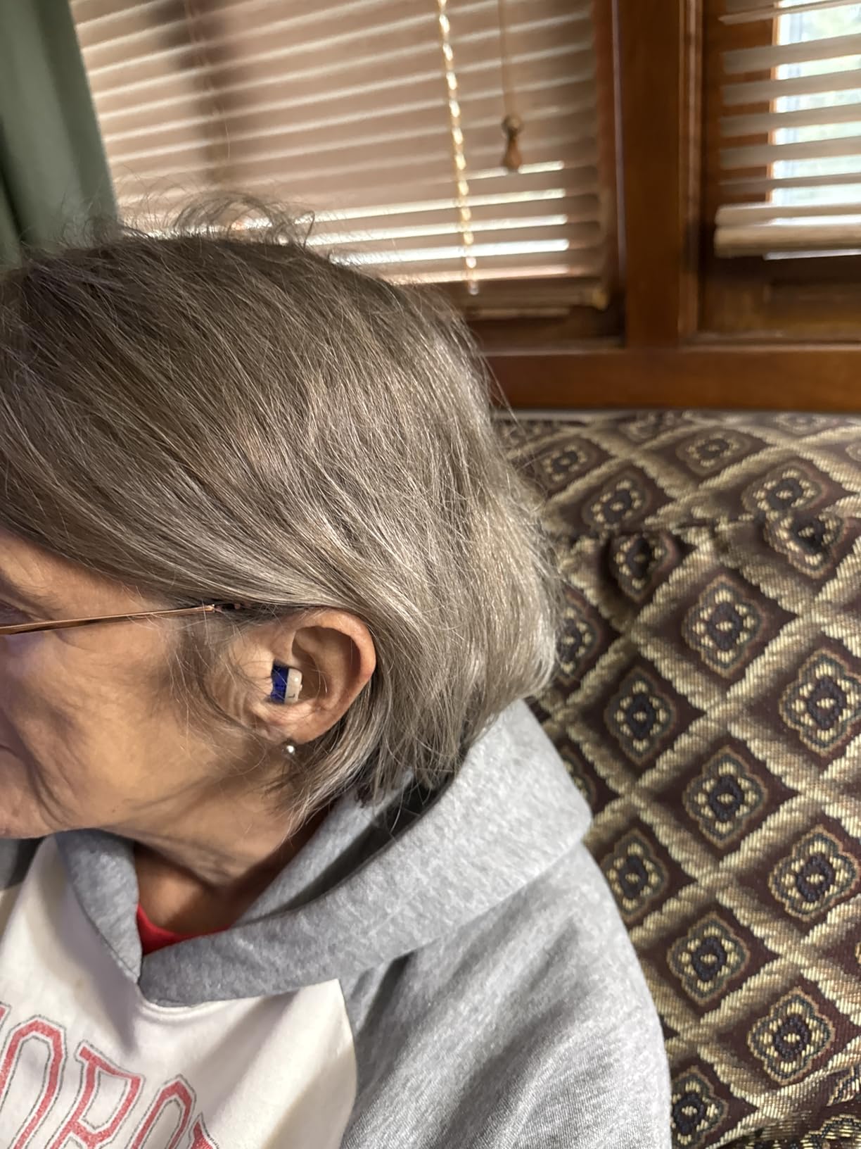 Oricle Standard 2.0 Hearing Aids for Seniors - Oricle Hearing Aids for Adults with Advanced Noise Cancellation - Easy Volume Control with Portable Charging Case customer photo 2