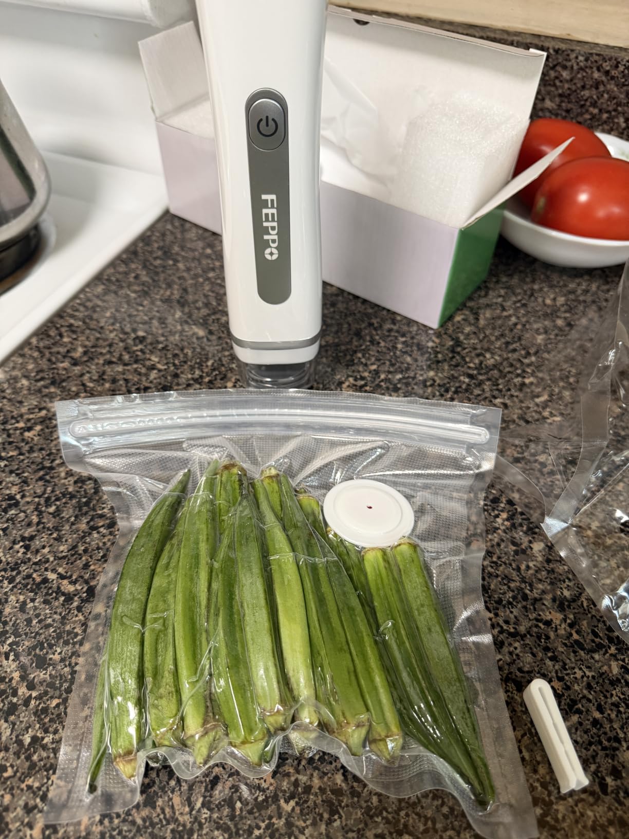 FEPPO Vacuum Sealer for Food with Visible Water Tank, 30 Reusable Bags customer photo 2