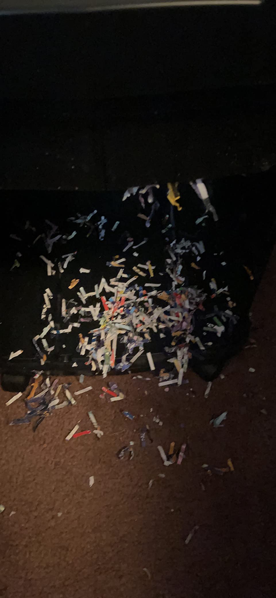 Aurora AU890XA 8-Sheet Crosscut Paper and Credit Card Shredder with Wastebasket customer photo 1