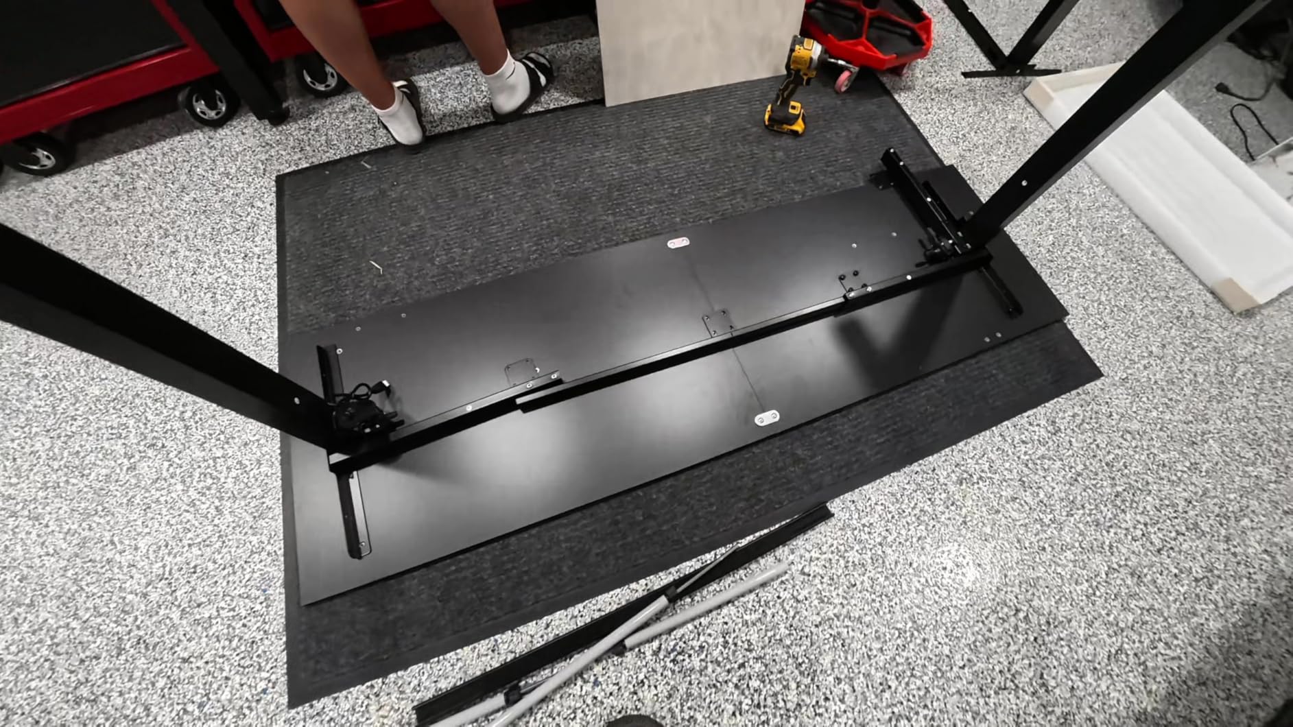 OffiGo 63 Inch Reversible L Shaped Electric Standing Desk, Black customer photo 1