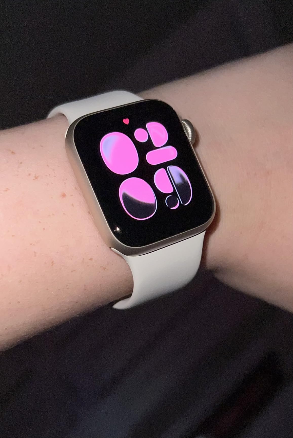 Apple Watch SE 3 [GPS 44mm] Smartwatch with Starlight Aluminum Case with Starlight Sport Band - M/L. Fitness and Sleep Trackers, Heart Rate Monitor, Always-On Display, Water Resistant customer photo 1