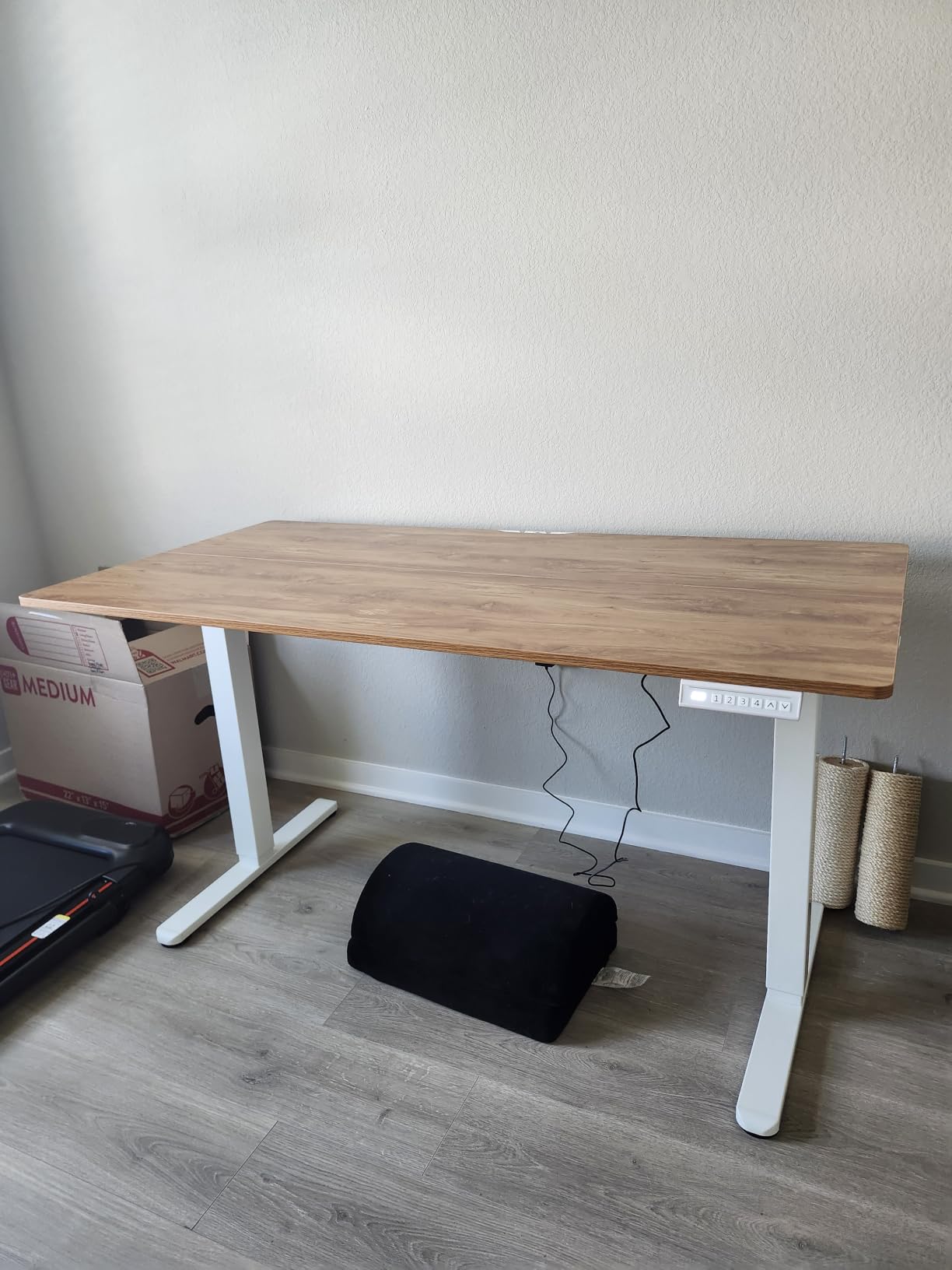 ErGear 31 X 19 Inch Height Adjustable Electric Standing Desk, Black customer photo 2