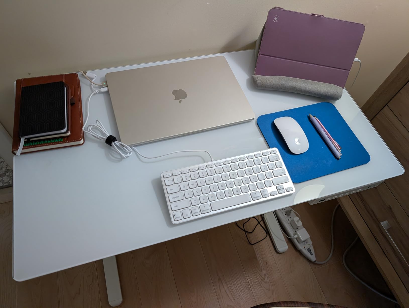 HUANUO Glass Standing Desk with Drawers, 35 X 20 Inch Electric Adjustable Height Desk, Quick Install One-Piece Tabletop with USB Charging Ports, White customer photo 1