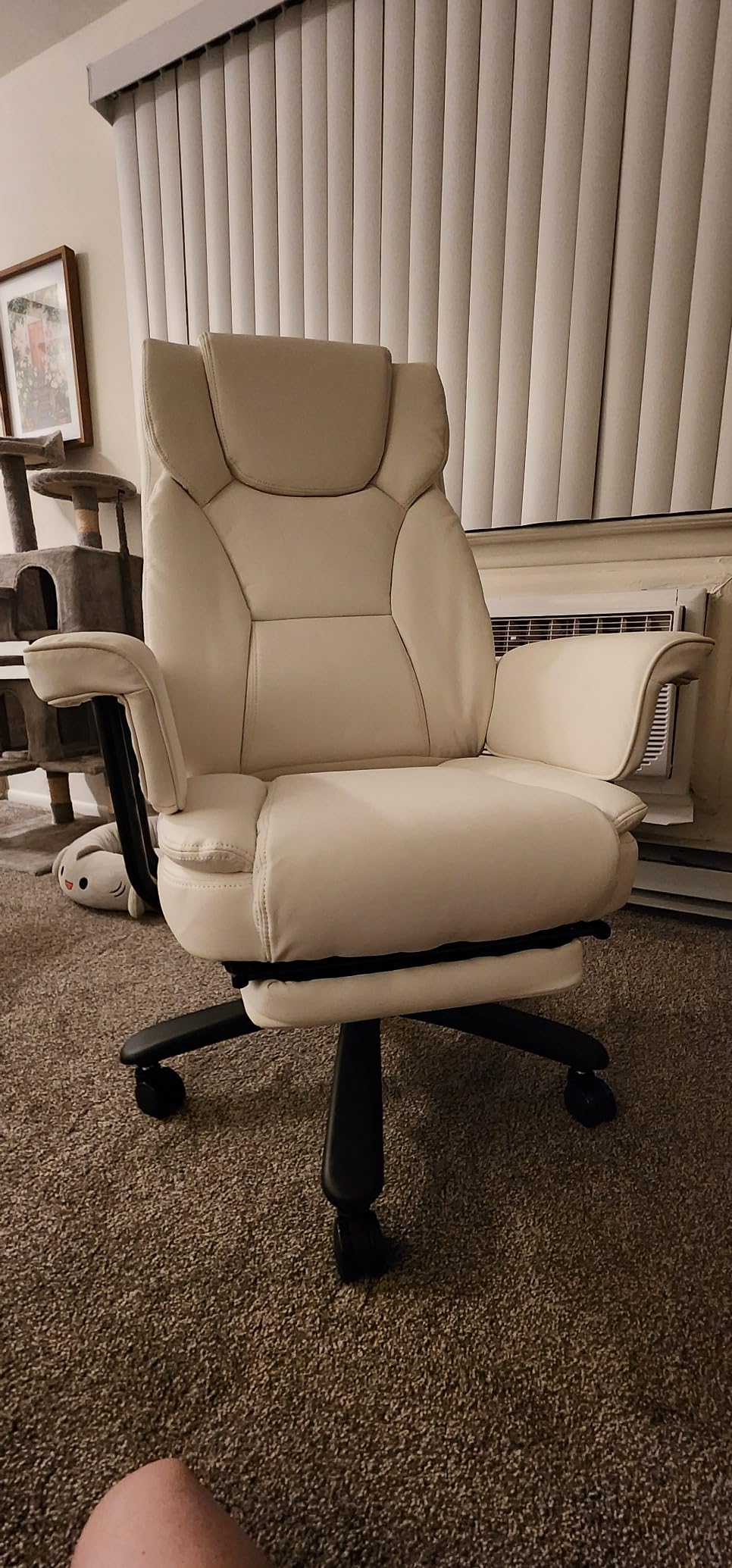GYI 160 Reclining Office Chair with Footrest, Big & Tall Desk Chair, Black customer photo 1