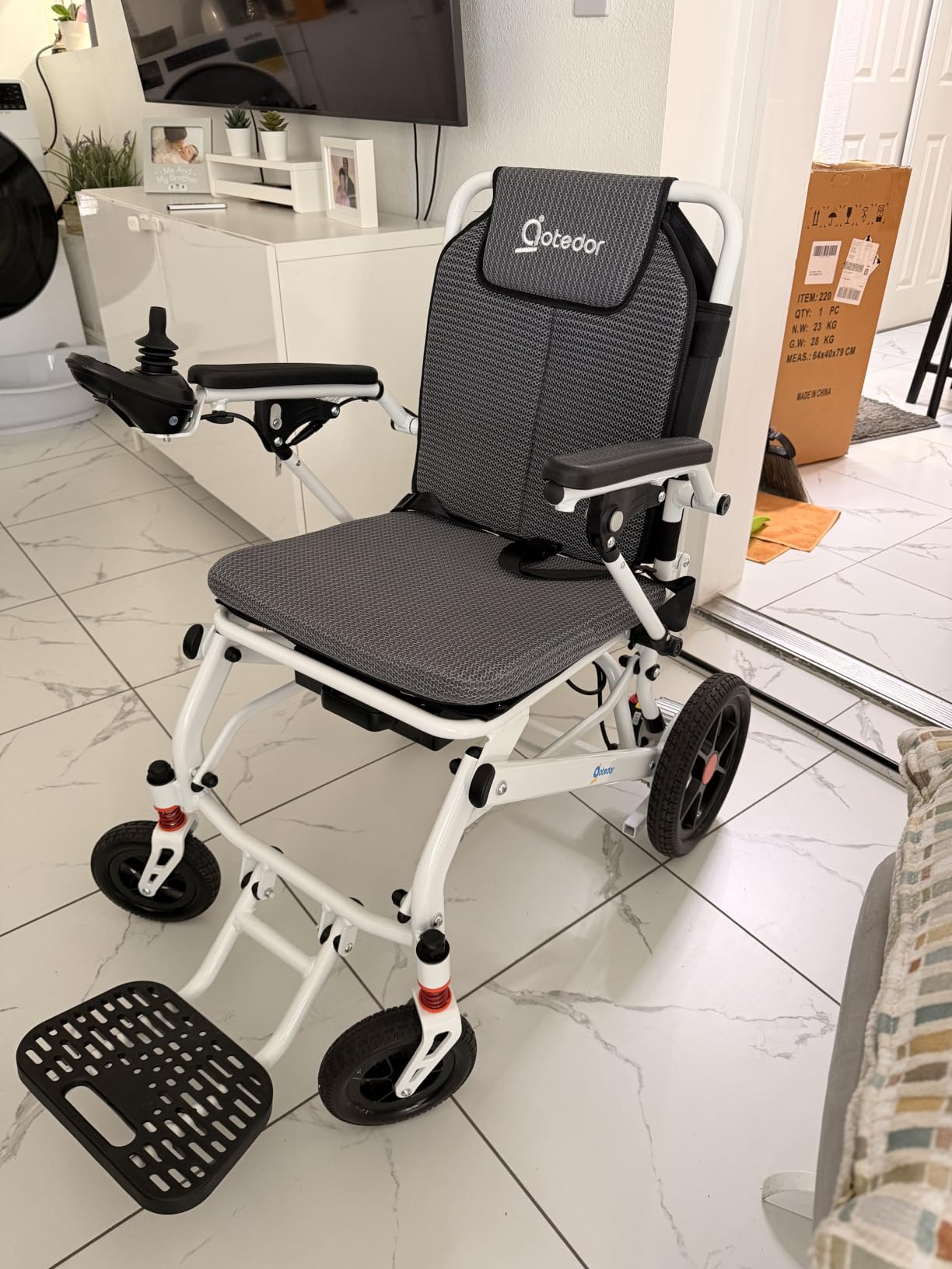 Aotedor Electric Wheelchairs for Adults,39Lbs Lightweight Power Wheelchair customer photo 2